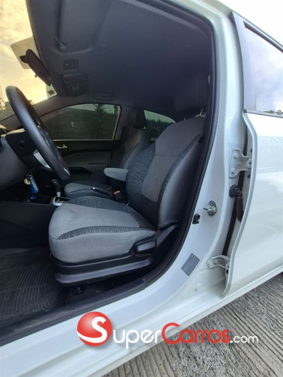 2025 Kia Soluto LX — foto 7 / 12