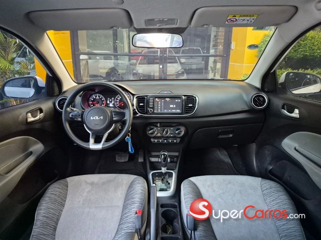 2025 Kia Soluto LX — foto 11 / 12