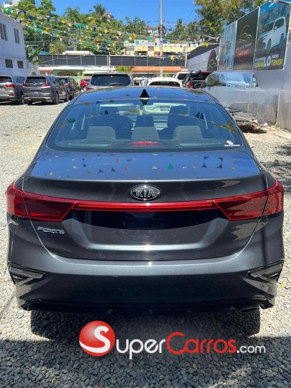 2021 Kia Forte LXS — foto 4 / 10