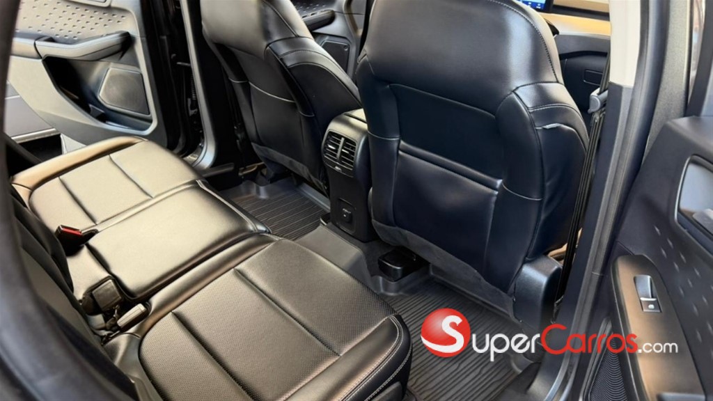 2020 Ford Escape SEL Ecoboost — foto 2 / 11