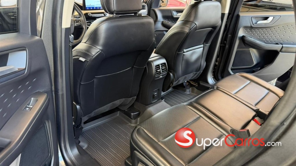2020 Ford Escape SEL Ecoboost — foto 8 / 11