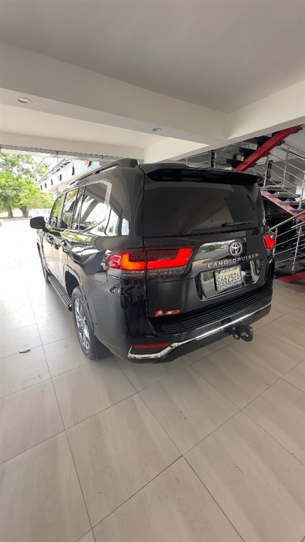 2023 Toyota Land Cruiser VXR — foto 4 / 12