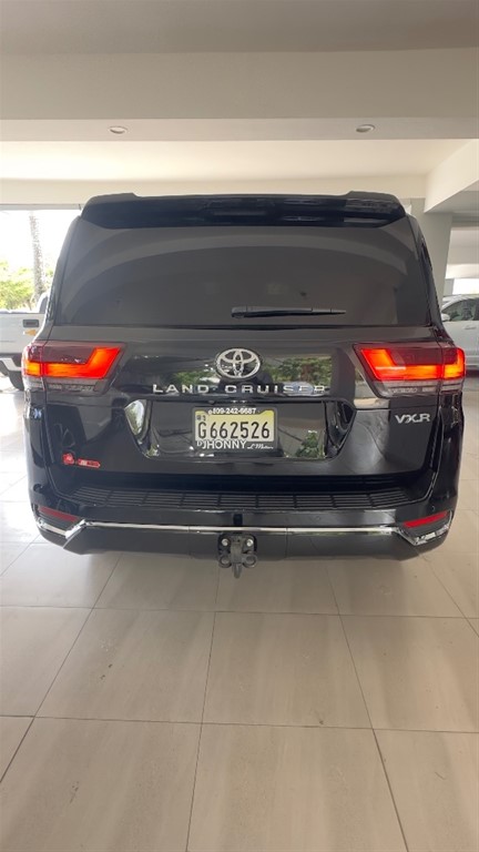 2023 Toyota Land Cruiser VXR — foto 6 / 12