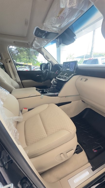 2023 Toyota Land Cruiser VXR — foto 9 / 12