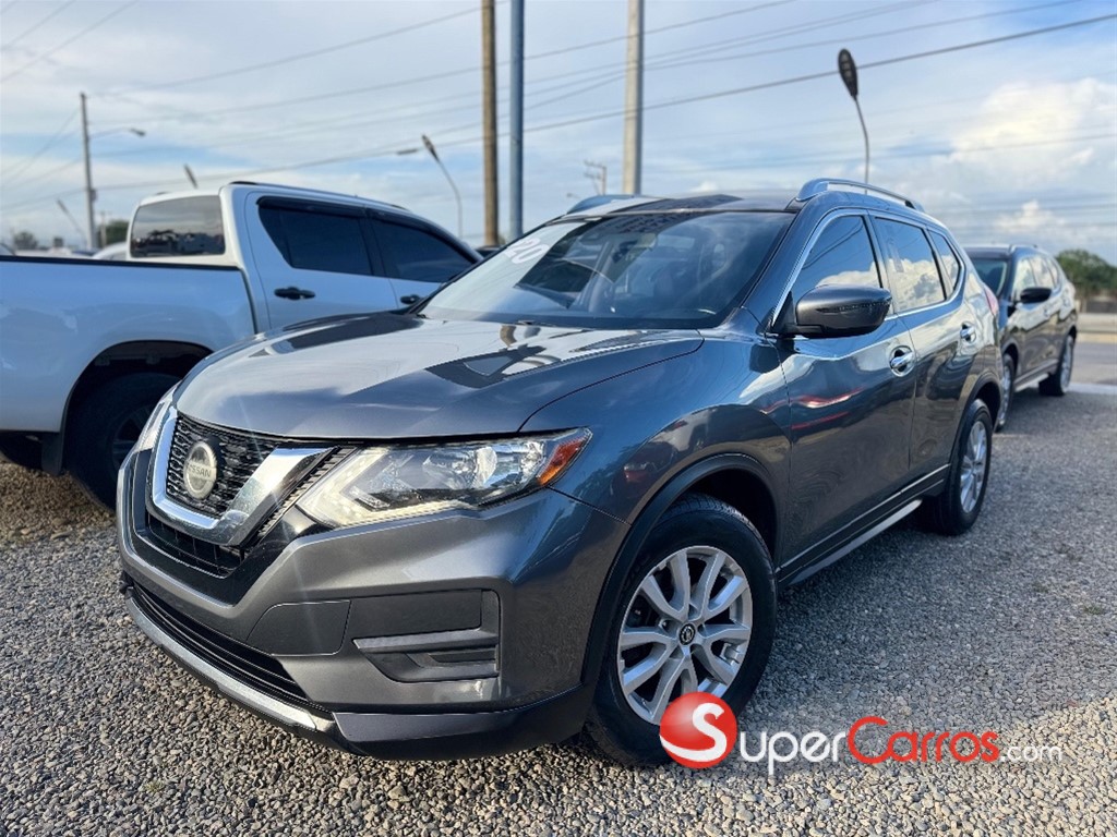 2020 Nissan Rogue SV — foto 2 / 10