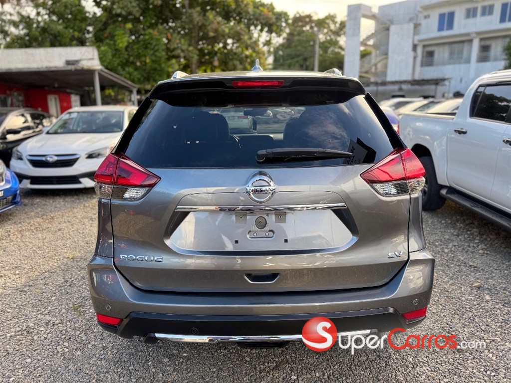 2020 Nissan Rogue SV — foto 5 / 10