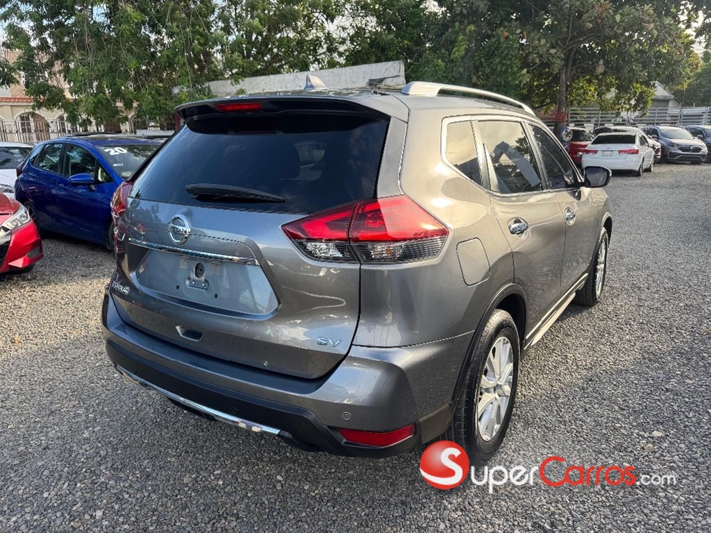 2020 Nissan Rogue SV — foto 6 / 10