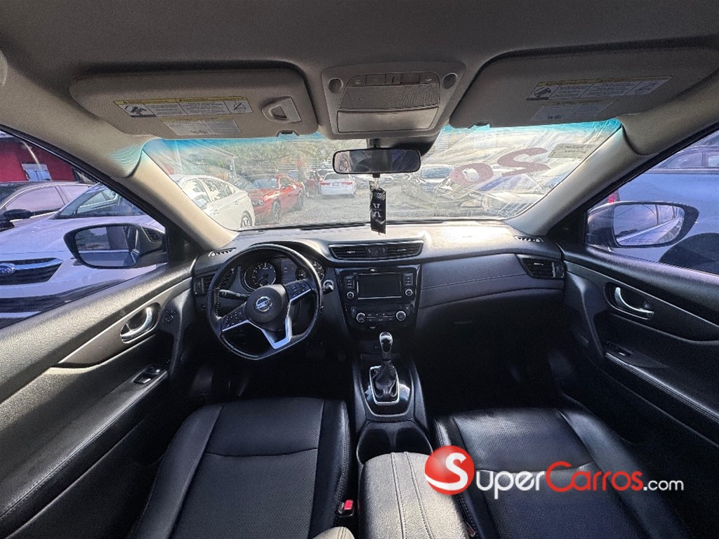 2020 Nissan Rogue SV — foto 7 / 10
