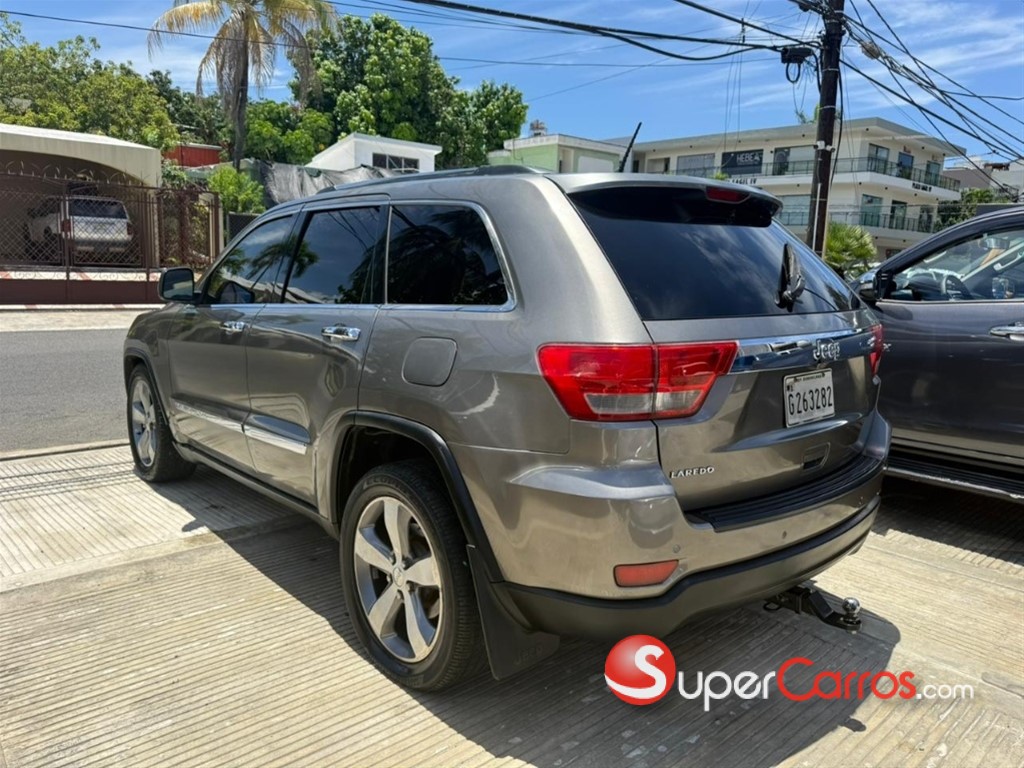 2011 Jeep Grand Cherokee Laredo 4x4 — foto 4 / 11