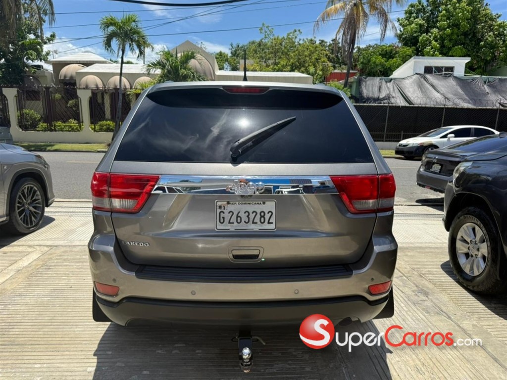 2011 Jeep Grand Cherokee Laredo 4x4 — foto 5 / 11
