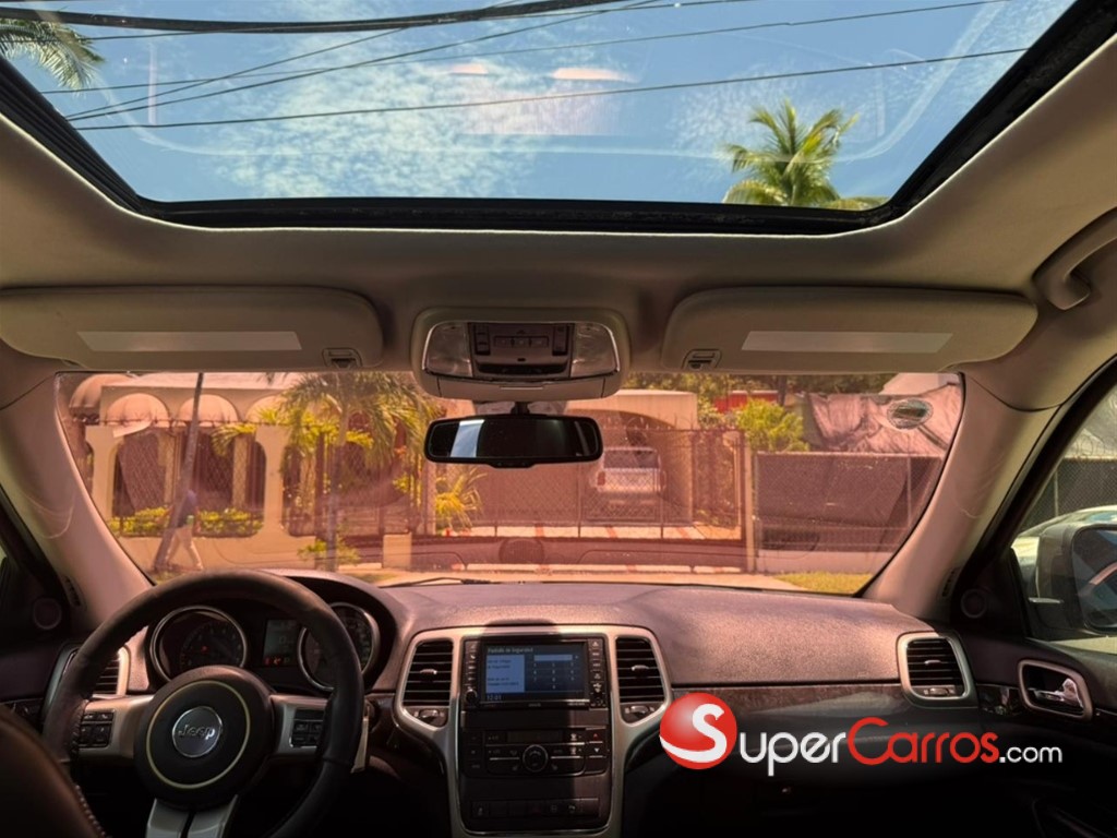 2011 Jeep Grand Cherokee Laredo 4x4 — foto 8 / 11