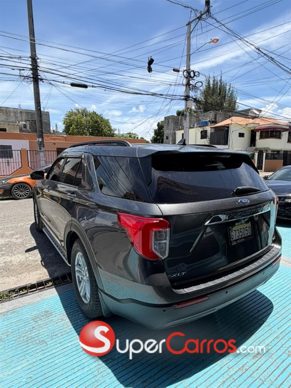 2020 Ford Explorer XLT — foto 10 / 12