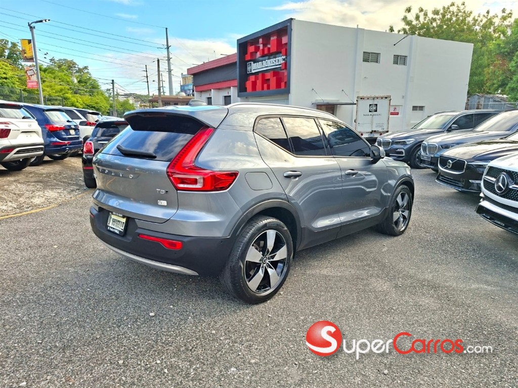 2019 Volvo XC40 Momentum — foto 4 / 9