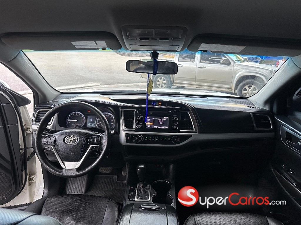2015 Toyota Highlander LE — foto 10 / 12