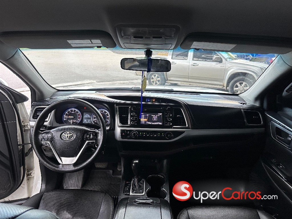 2015 Toyota Highlander LE — foto 11 / 12