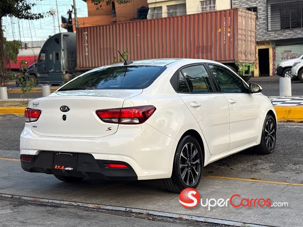 2020 Kia Rio S — foto 7 / 9