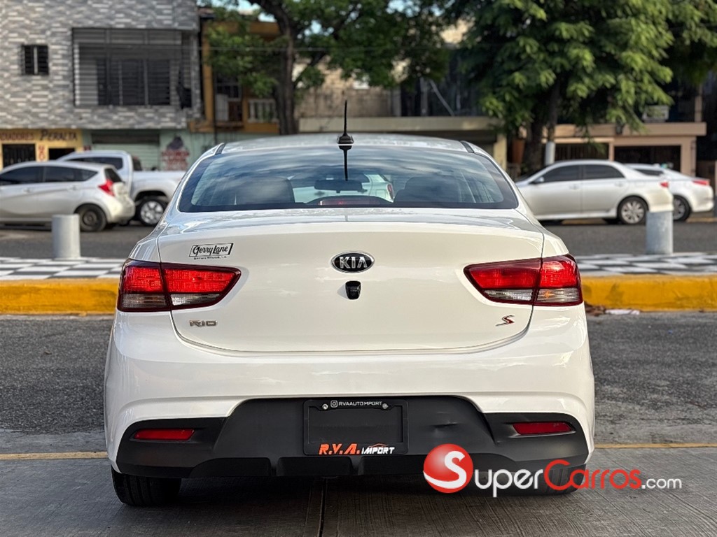 2020 Kia Rio S — foto 8 / 9