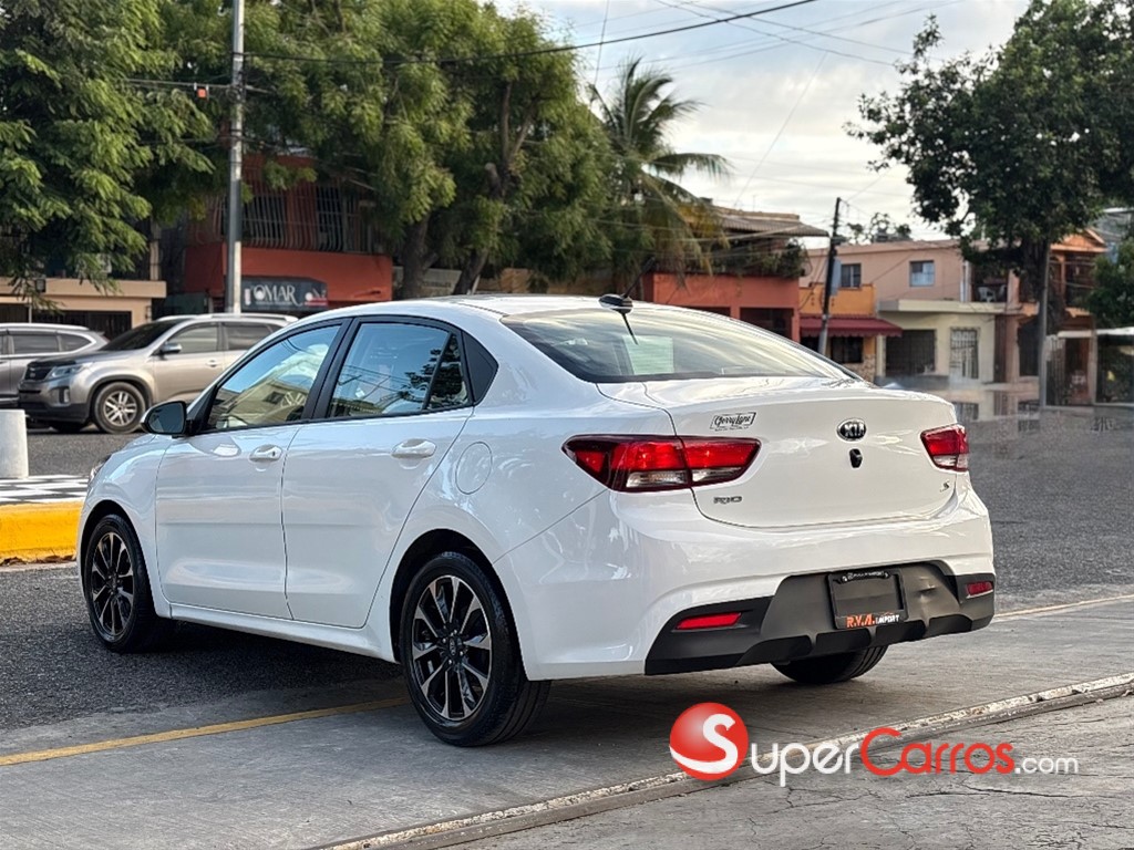 2020 Kia Rio S — foto 9 / 9