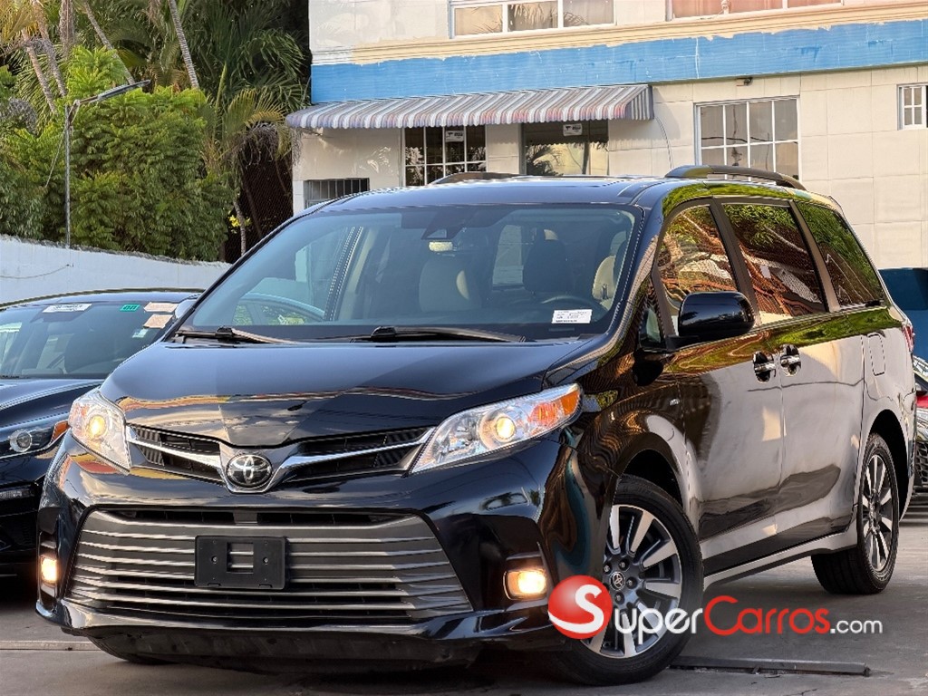 2020 Toyota Sienna XLE
