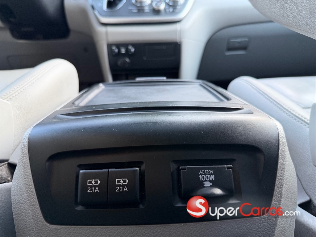 2020 Toyota Sienna XLE — foto 11 / 12