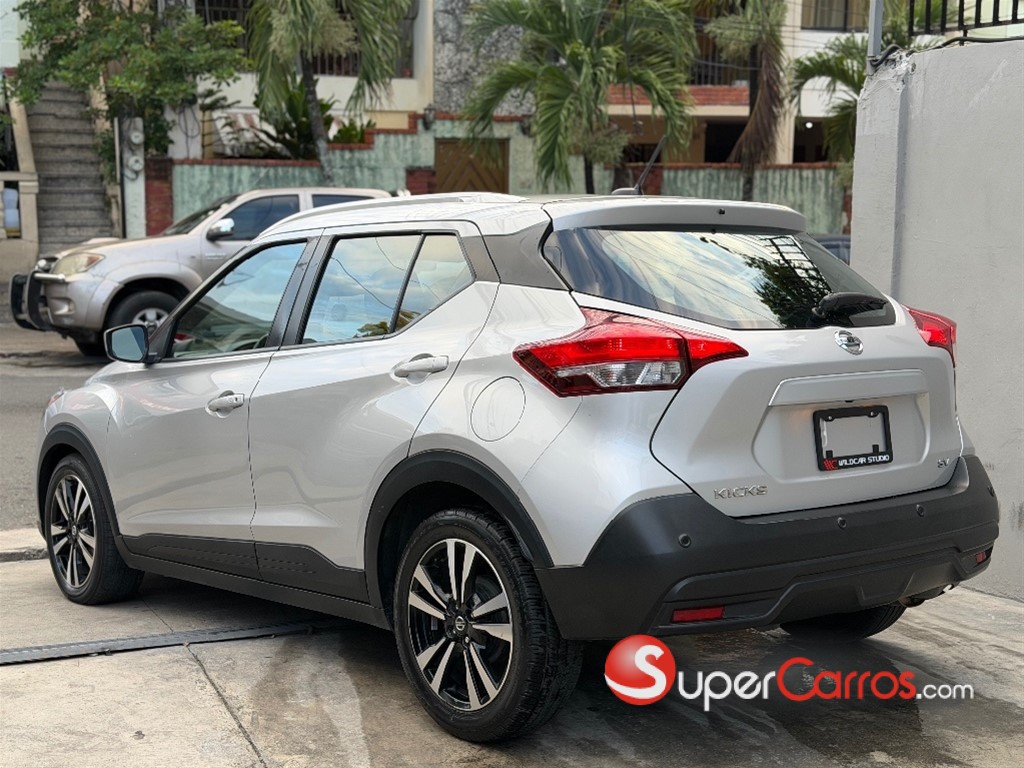 2020 Nissan Kicks SV — foto 4 / 12