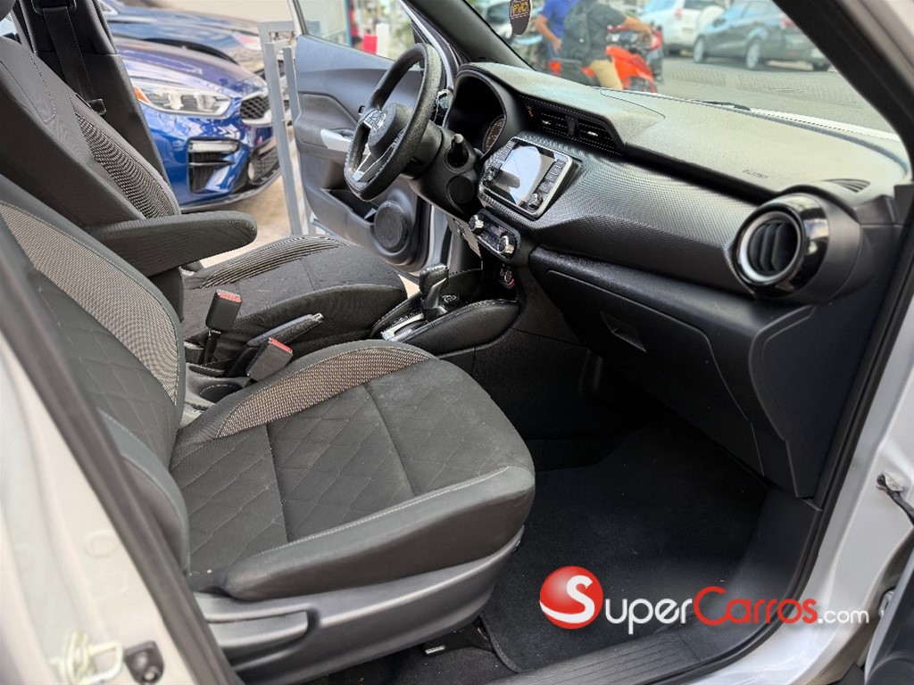2020 Nissan Kicks SV — foto 9 / 12