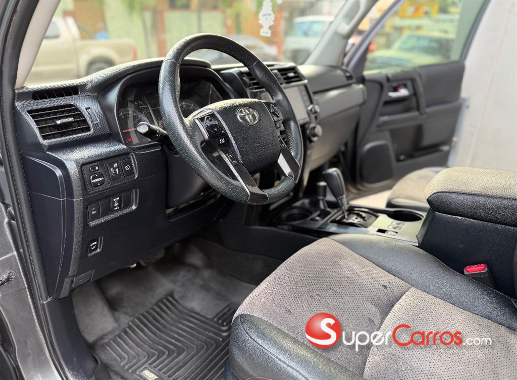 2021 Toyota 4 Runner TRD Off-Road Premium — foto 8 / 12