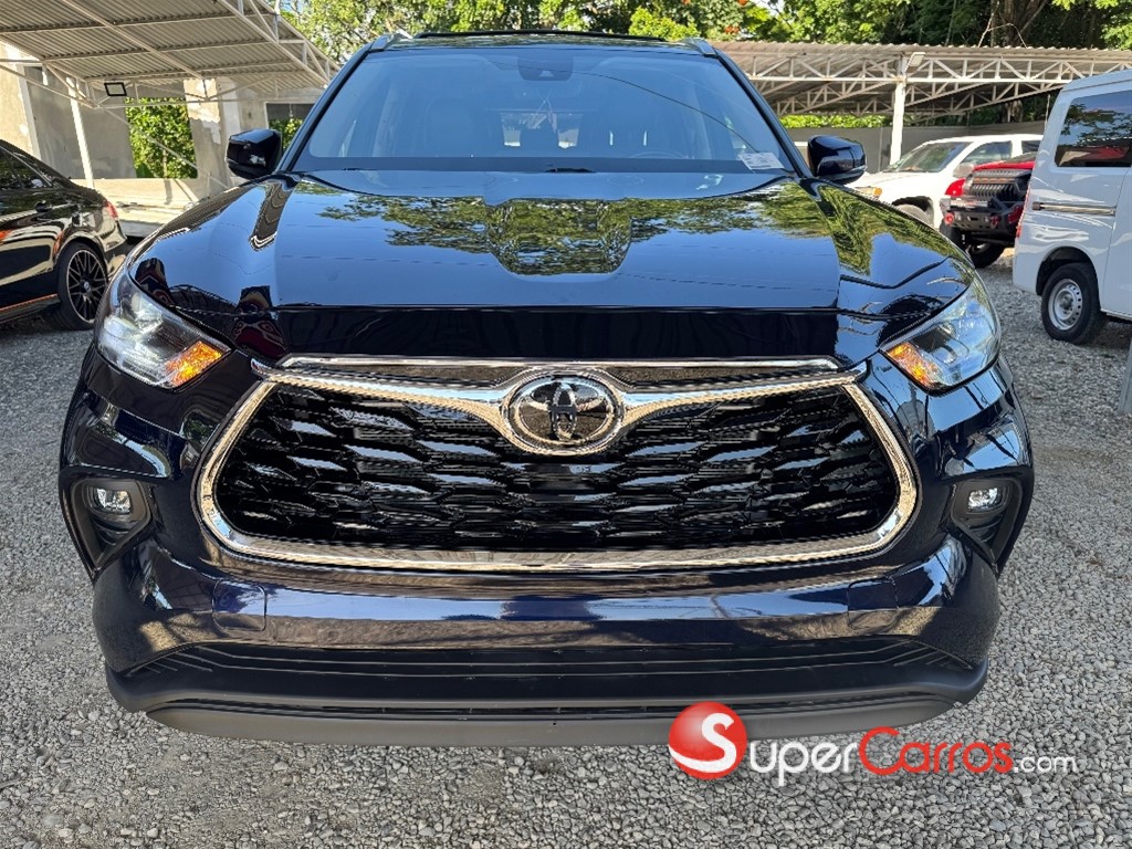 2022 Toyota Highlander XLE — foto 2 / 12