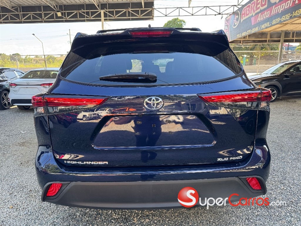 2022 Toyota Highlander XLE — foto 3 / 12