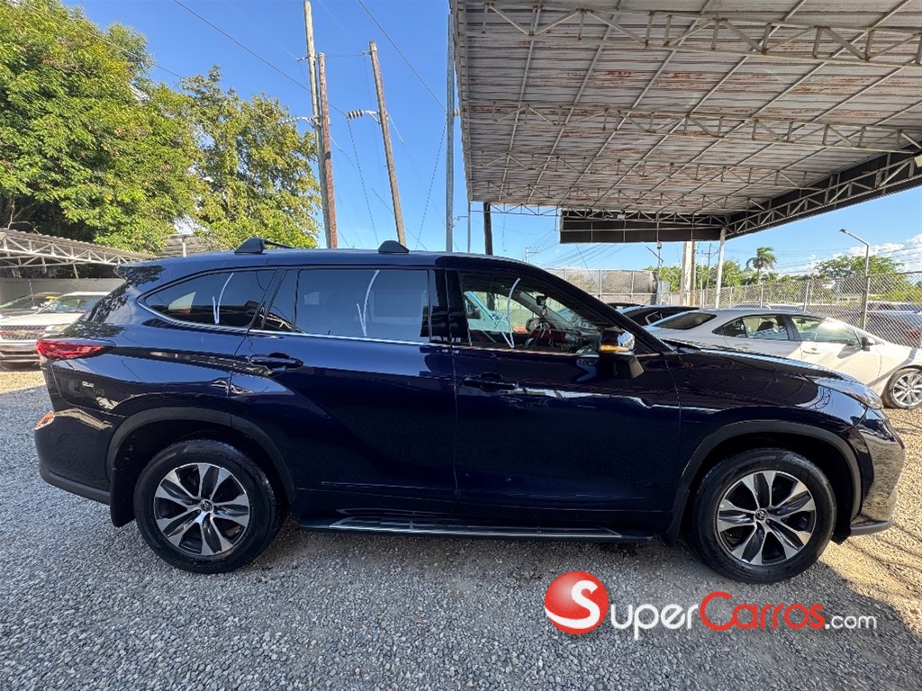 2022 Toyota Highlander XLE — foto 6 / 12