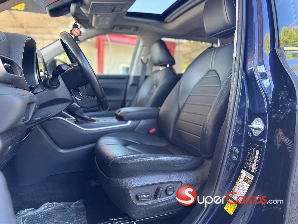 2022 Toyota Highlander XLE — foto 8 / 12