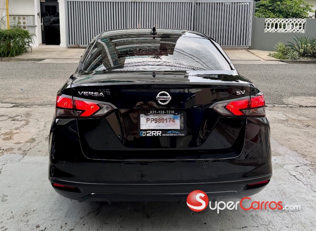 2020 Nissan Versa SV — foto 4 / 12