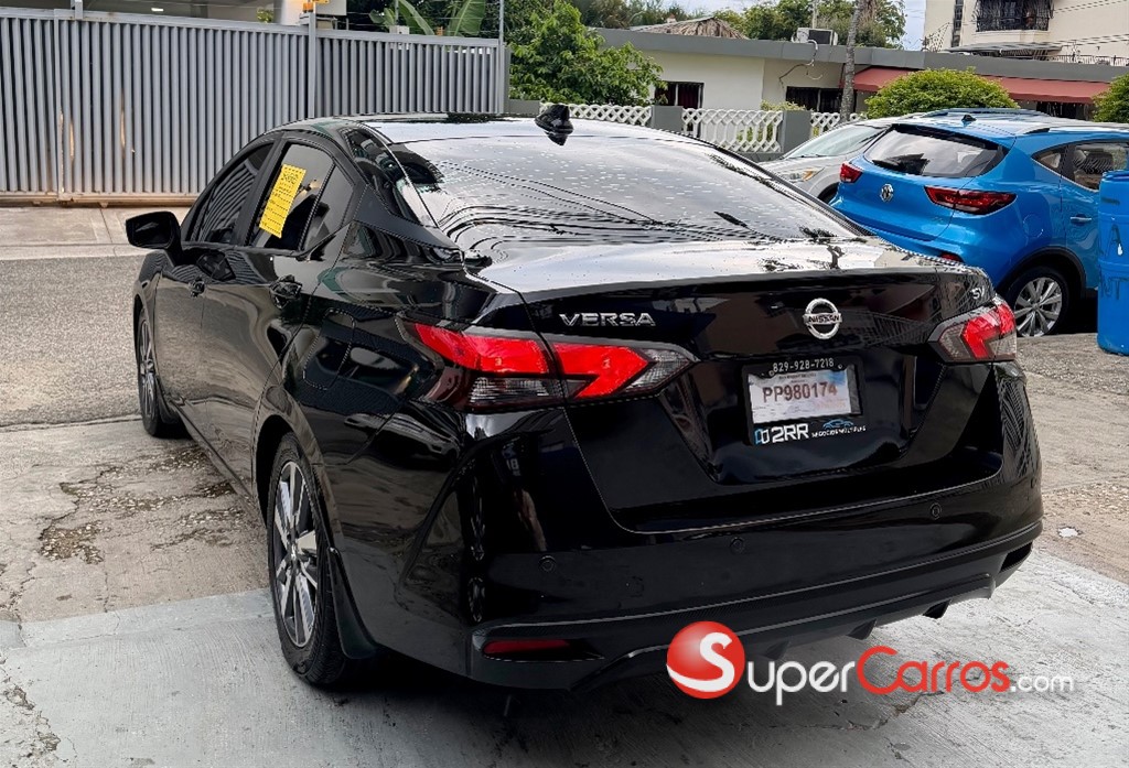 2020 Nissan Versa SV — foto 5 / 12
