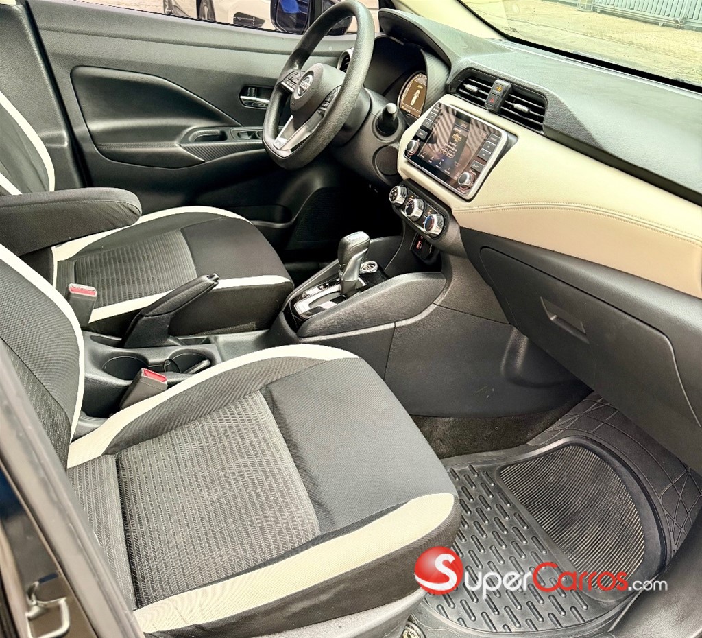 2020 Nissan Versa SV — foto 7 / 12