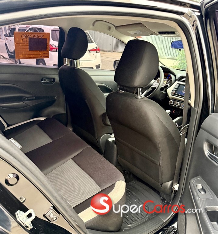 2020 Nissan Versa SV — foto 9 / 12