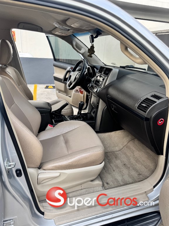 2012 Toyota Land Cruiser Prado TXL — foto 8 / 12