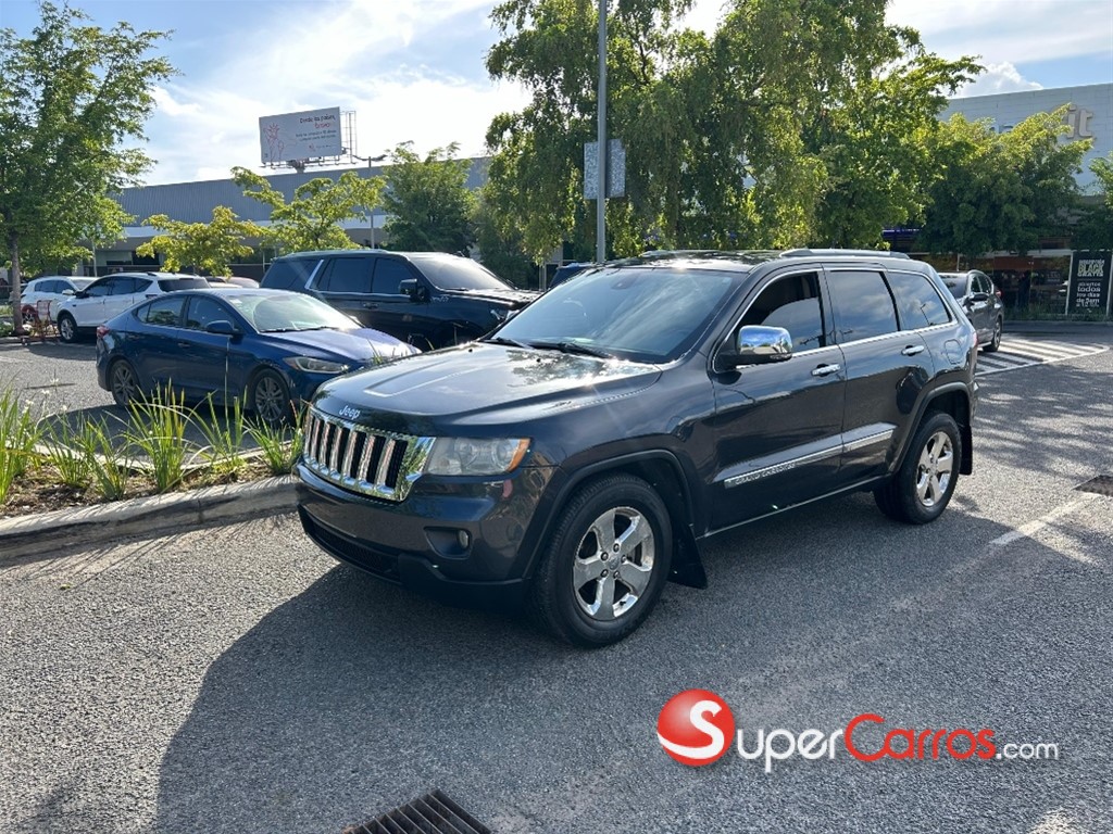 2013 Jeep Grand Cherokee Laredo — foto 2 / 7