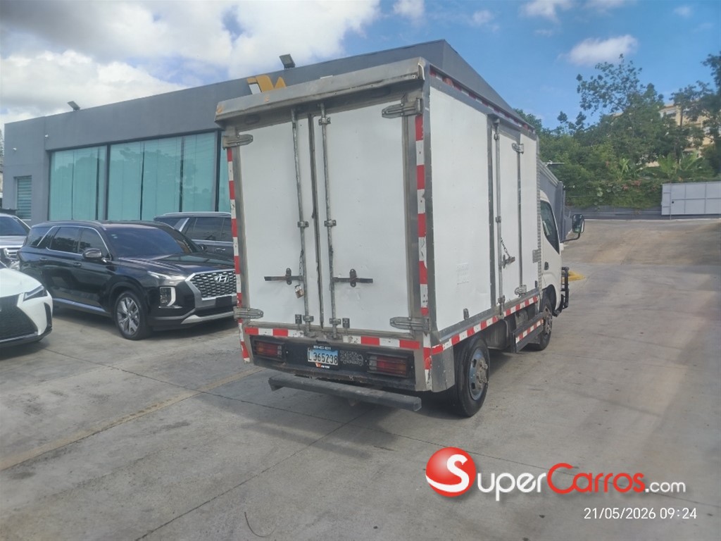 2014 Hino 300 — foto 3 / 8