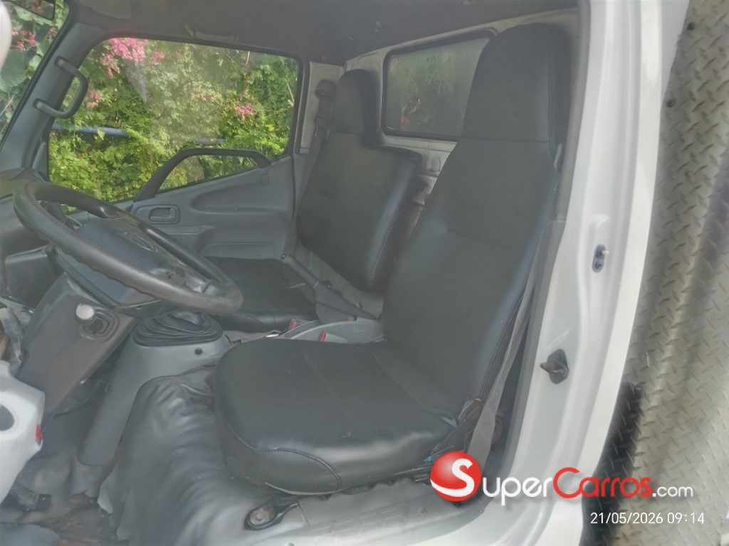2014 Hino 300 — foto 7 / 8