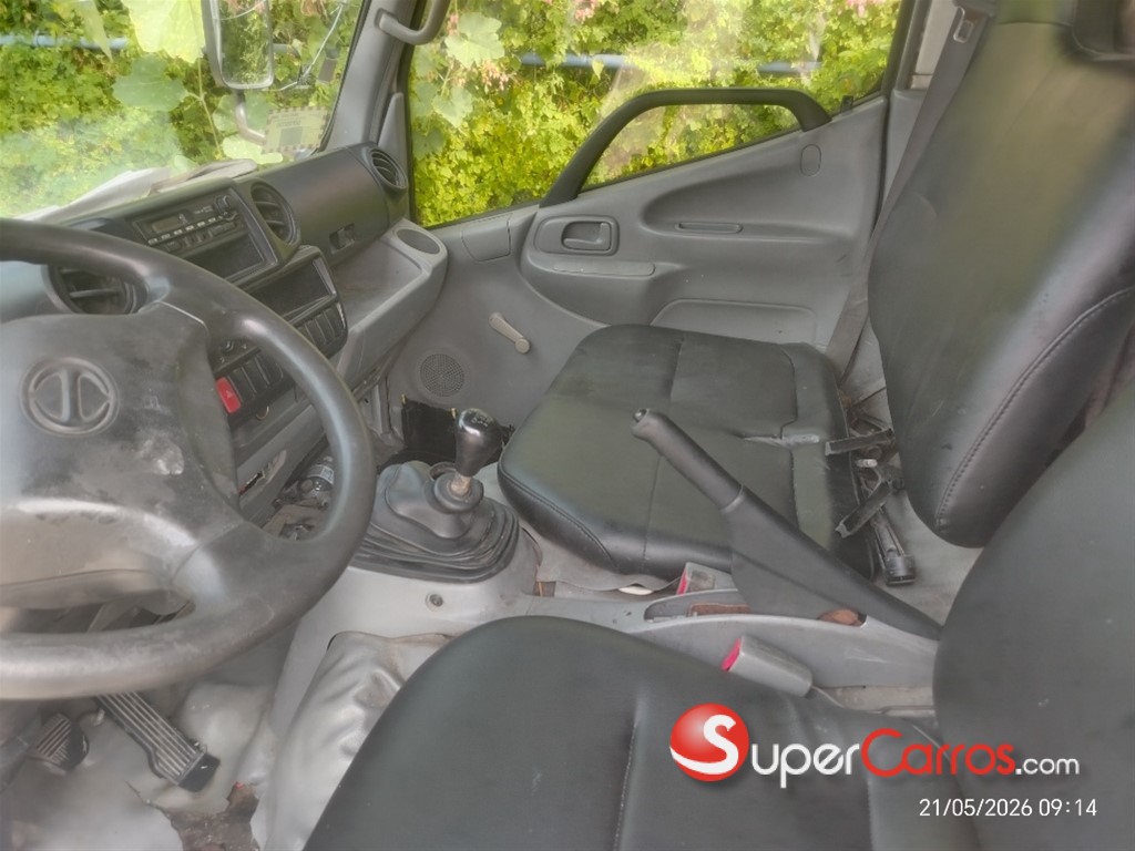2014 Hino 300 — foto 8 / 8