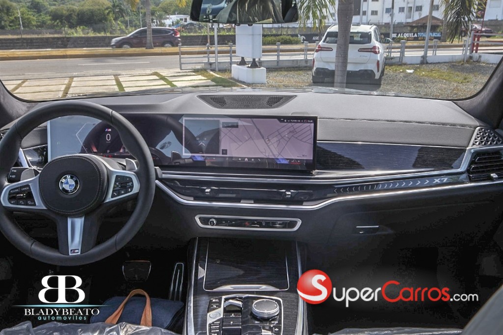 2026 BMW X 7 xDrive 40i Mpackage — foto 4 / 11
