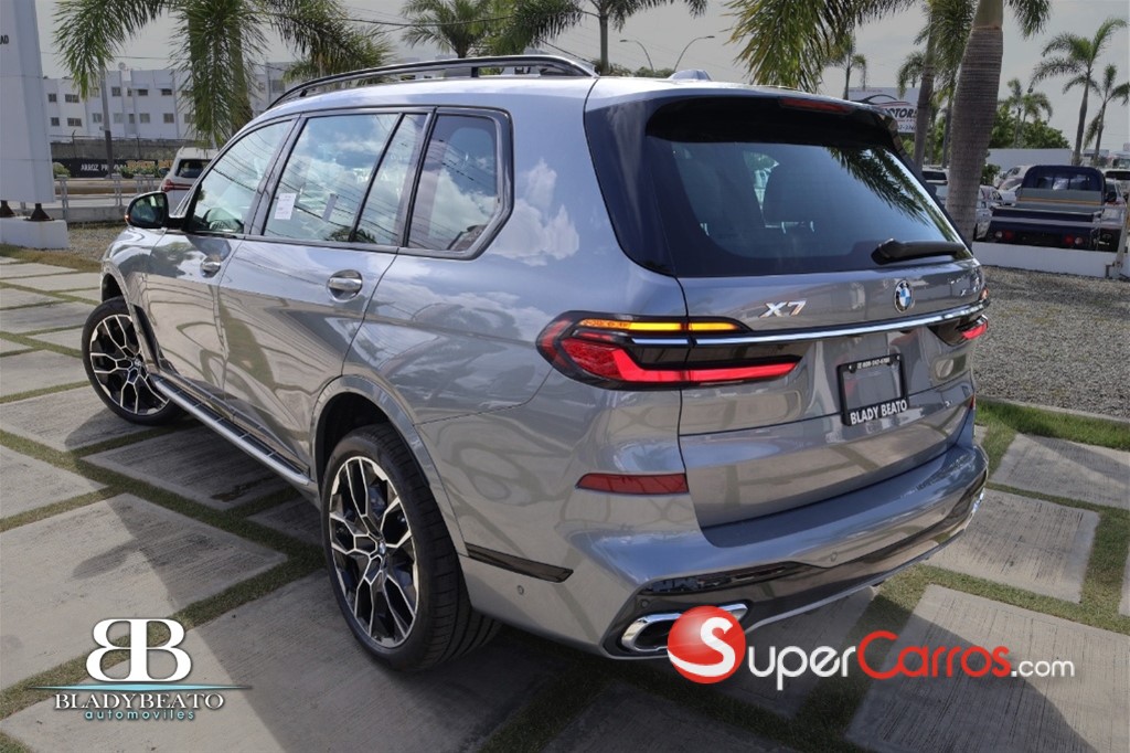 2026 BMW X 7 xDrive 40i Mpackage — foto 7 / 11
