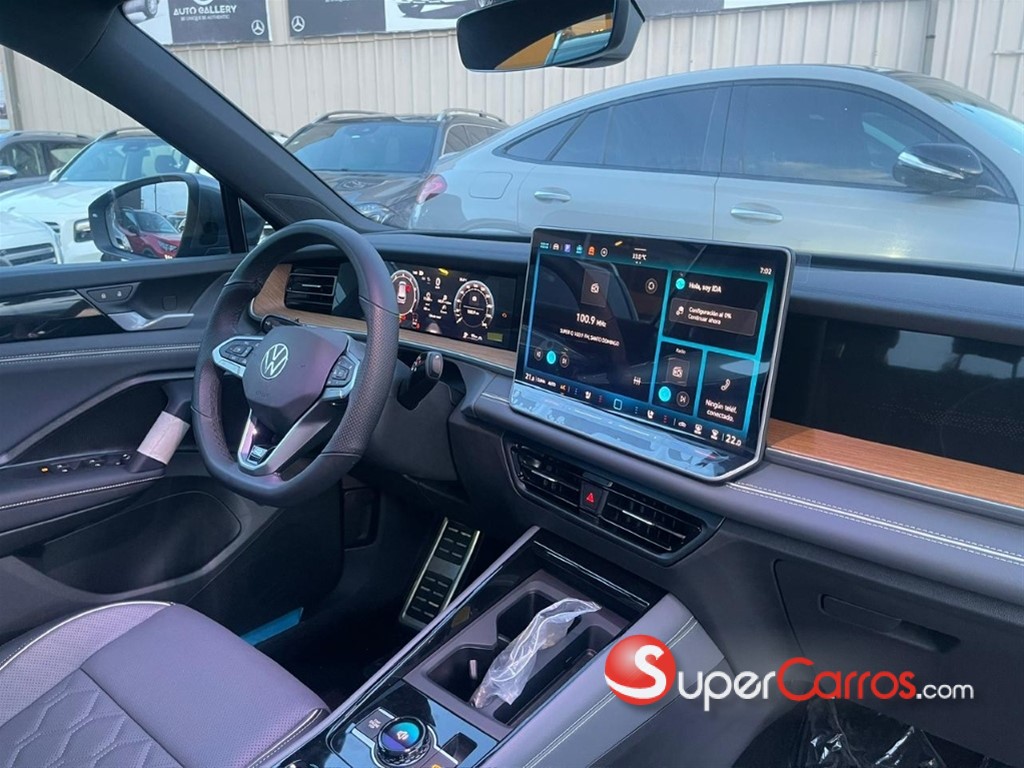 2026 Volkswagen Tiguan R Design — foto 8 / 11