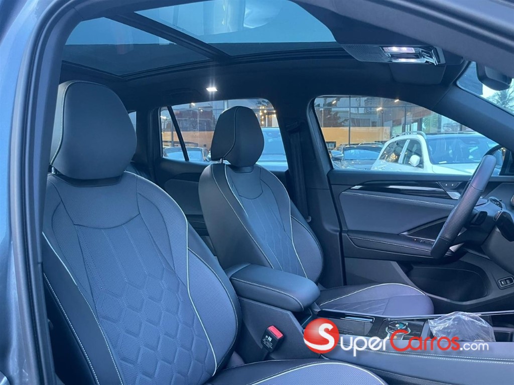 2026 Volkswagen Tiguan R Design — foto 9 / 11