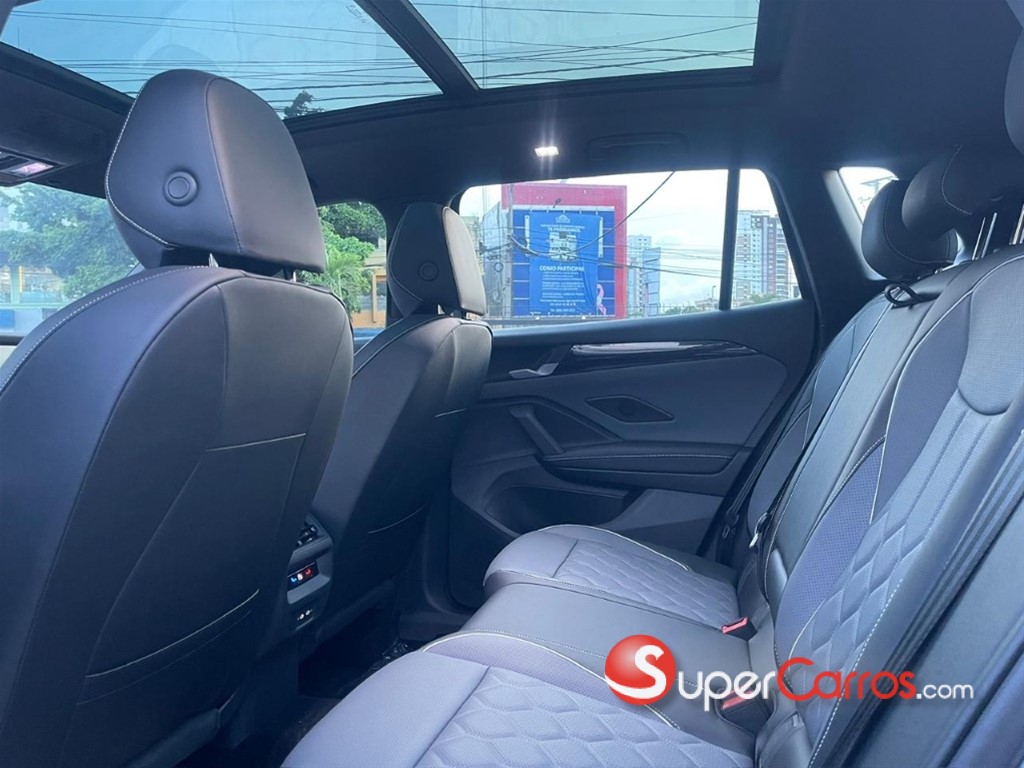 2026 Volkswagen Tiguan R Design — foto 10 / 11