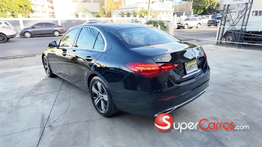 2024 Mercedes-Benz Clase C 300 — foto 4 / 12
