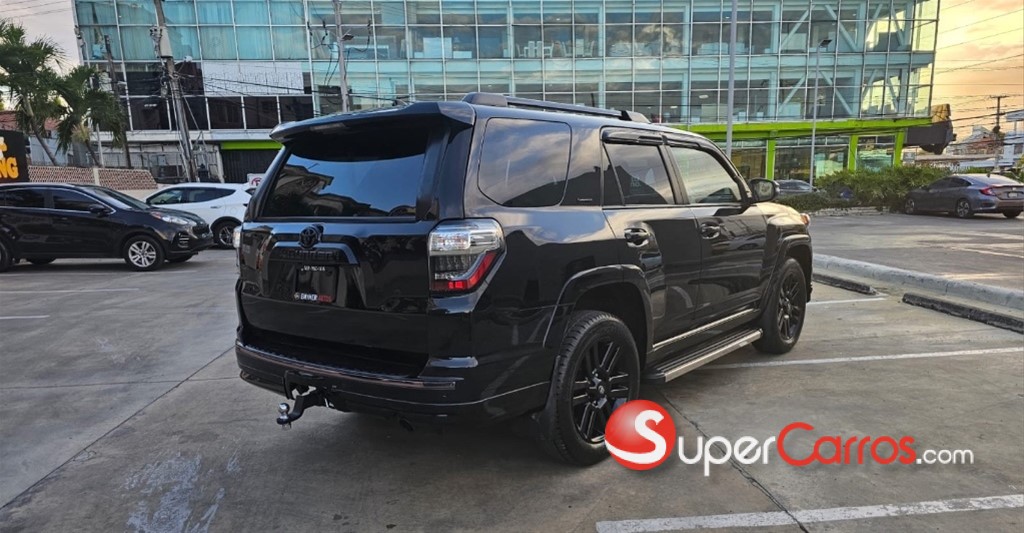 2021 Toyota 4 Runner Limited Nightshade — foto 5 / 12