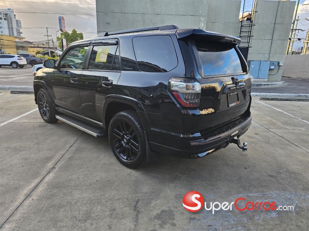 2021 Toyota 4 Runner Limited Nightshade — foto 7 / 12