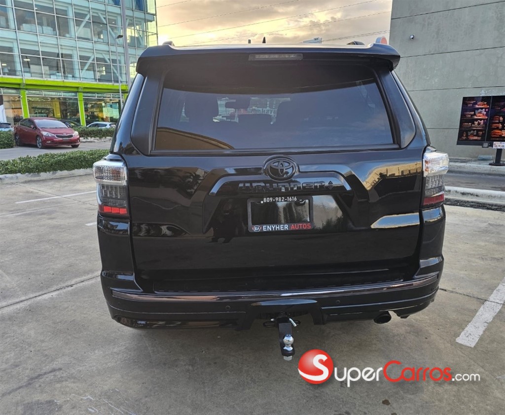 2021 Toyota 4 Runner Limited Nightshade — foto 8 / 12