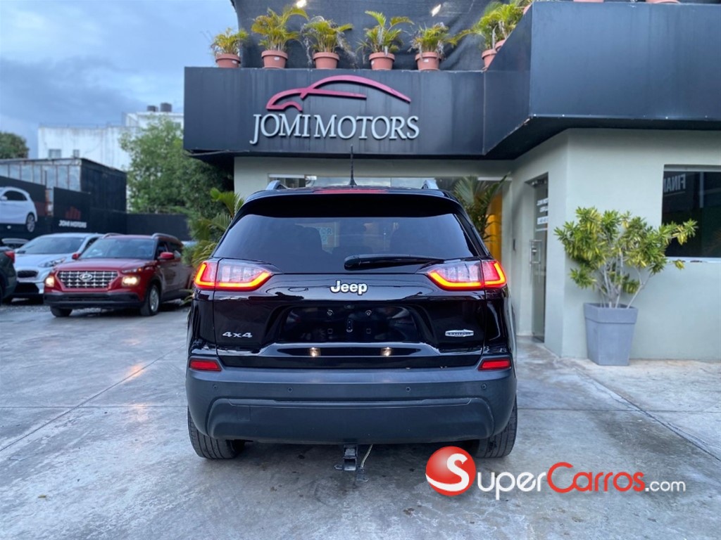 2020 Jeep Cherokee Latitude — foto 5 / 9